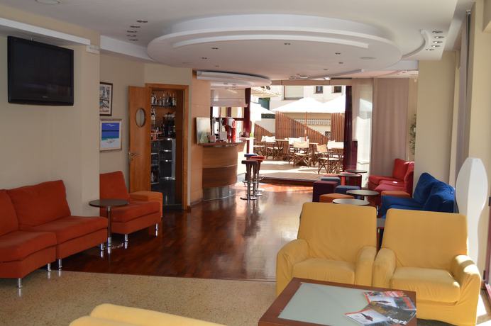 Imagen de los interiores del Hotel Acacias Suites and Spa. Foto 16