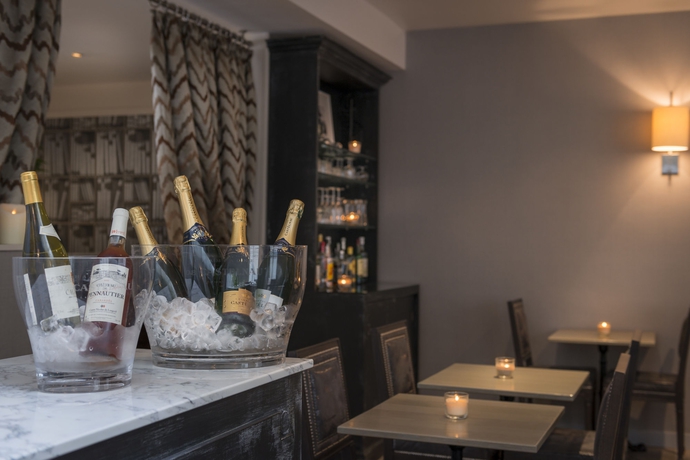 Imagen del bar/restaurante del Hotel Acacias etoile. Foto 5