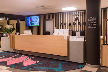 Imagen de los interiores del Hotel Academia. Foto 7