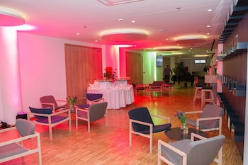 Imagen del bar/restaurante del Hotel Academia. Foto 2