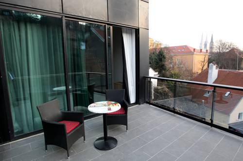 Imagen de la habitación del Hotel Academia. Foto 2