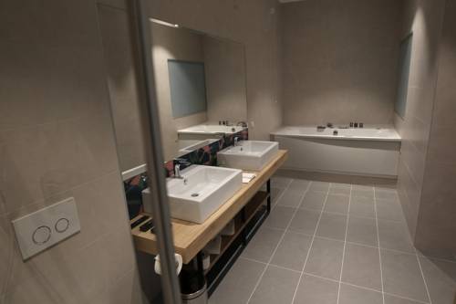 Imagen de la habitación del Hotel Academia. Foto 3