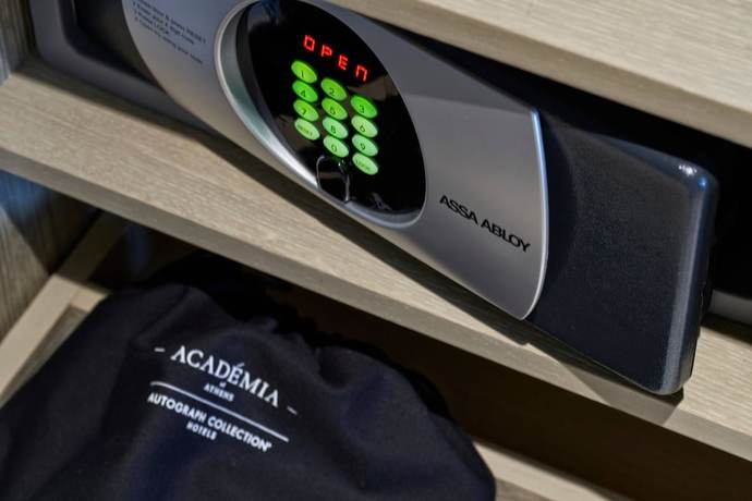 Imagen de la habitación del Hotel Academias , Autograph Collection. Foto 12