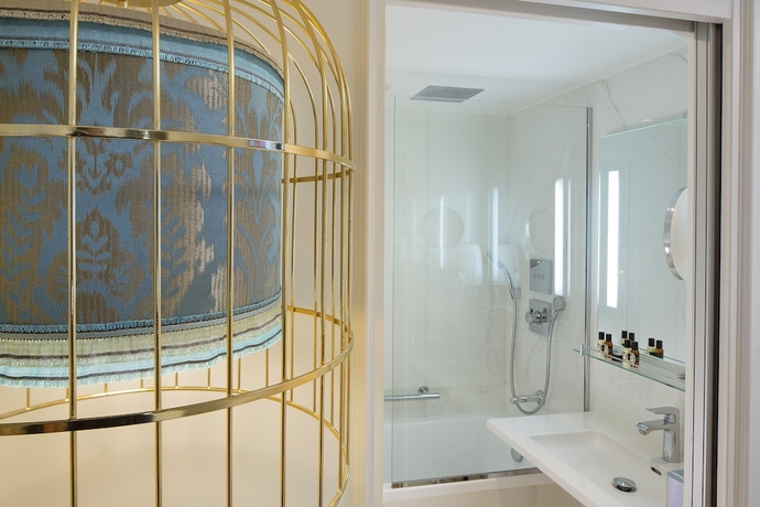 Imagen de la habitación del Hotel Academie. Foto 10