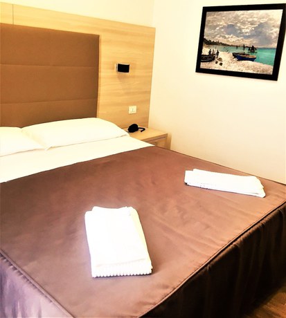 Imagen de la habitación del Hotel Academy, Aeropuerto de Roma-Fiumicino. Foto 8
