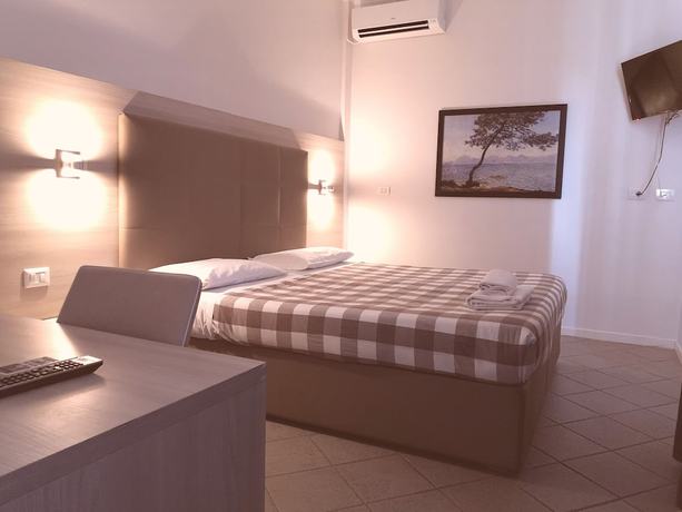 Imagen de la habitación del Hotel Academy, Aeropuerto de Roma-Fiumicino. Foto 11