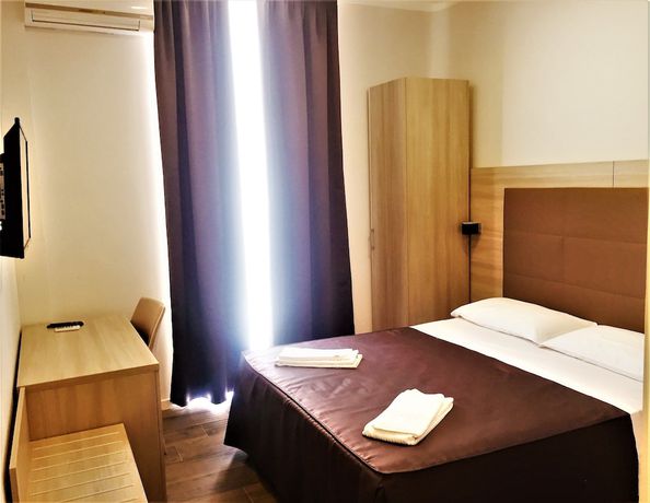 Imagen de la habitación del Hotel Academy, Aeropuerto de Roma-Fiumicino. Foto 13