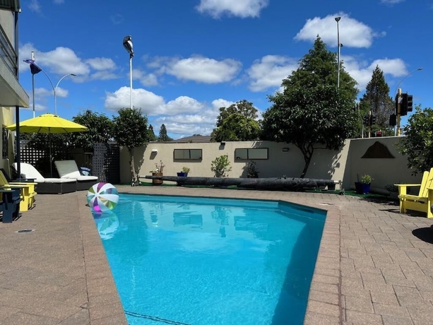 Imagen de la piscina del Hotel Academy Motor Inn. Foto 15