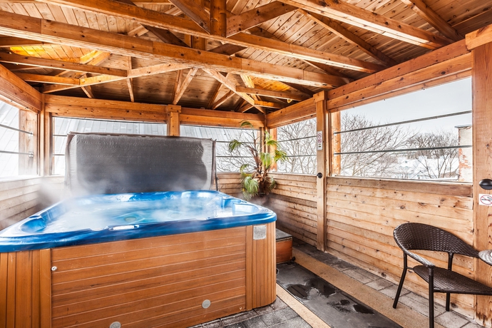 Imagen de la piscina del Hotel Acadia, Quebec City. Foto 5