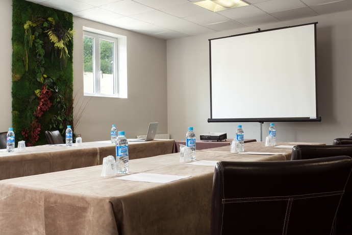 Imagen de los interiores del Hotel Acadie Les Ulis. Foto 15