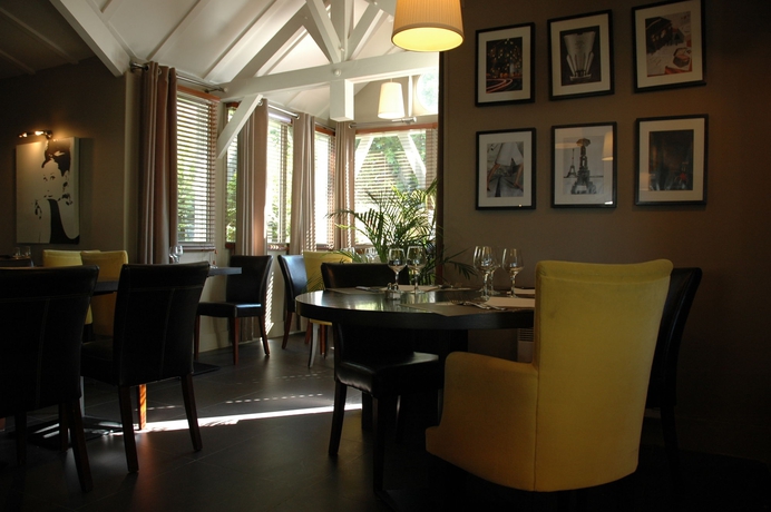 Imagen del bar/restaurante del Hotel Acadie Villebon sur Yvette. Foto 6