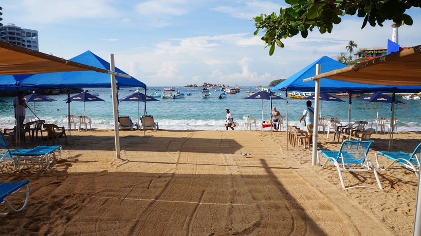 Imagen de los exteriores del Hotel Acamar Beach Resort Acapulco. Foto 8