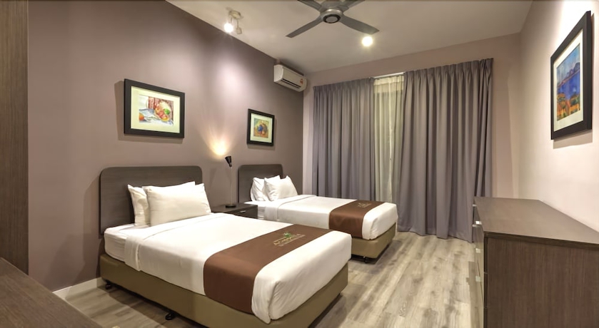 Imagen de la habitación del Hotel Acappella Suite. Foto 6