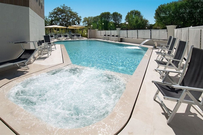 Imagen de los exteriores del Hotel Acapulco, Cattolica. Foto 5