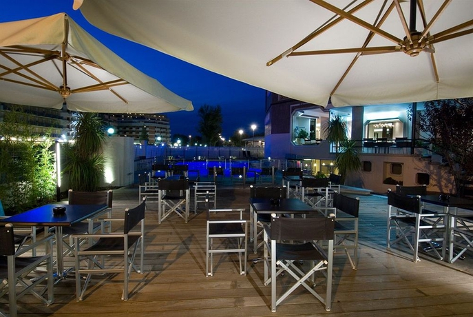 Imagen de los exteriores del Hotel Acapulco, Cattolica. Foto 6