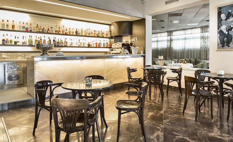 Imagen del bar/restaurante del Hotel Acapulco, Cervia. Foto 2