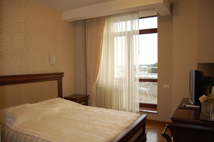 Imagen de la habitación del Hotel Acapulco, PLOIESTI. Foto 6