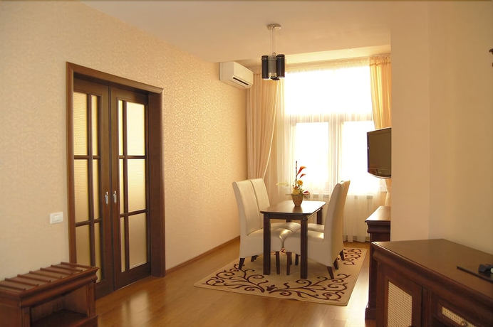 Imagen de la habitación del Hotel Acapulco, PLOIESTI. Foto 17