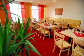 Imagen del bar/restaurante del Hotel Acarte Weimar. Foto 2