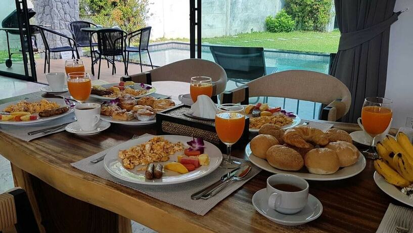 Imagen del bar/restaurante del Hotel Acasia Pool Villas Resort Phuket. Foto 19