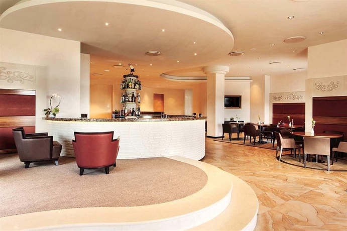 Imagen del bar/restaurante del Hotel Acaya Golf Resort and Spa. Foto 3