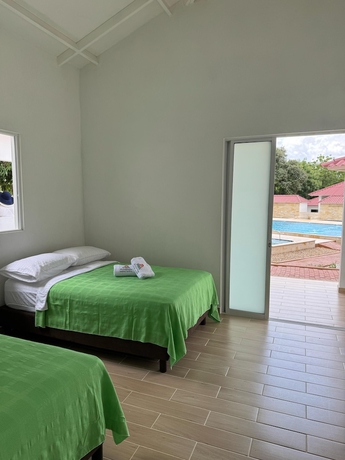 Imagen de la habitación del Hotel Acaymas Club. Foto 4