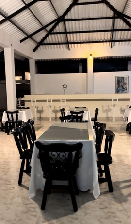 Imagen del bar/restaurante del Hotel Acaymas Club. Foto 2