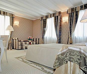 Imagen de la habitación del Hotel Acca. Foto 8