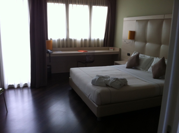 Imagen de la habitación del Hotel Acca Palace. Foto 8