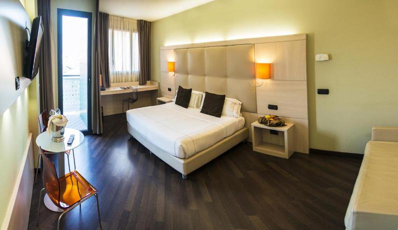 Imagen de la habitación del Hotel Acca Palace. Foto 7