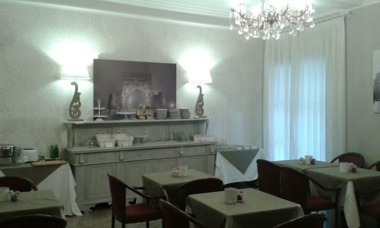 Imagen del bar/restaurante del Hotel Accademia, Bolonia. Foto 3