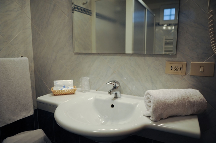 Imagen de la habitación del Hotel Accademia, Florencia. Foto 7