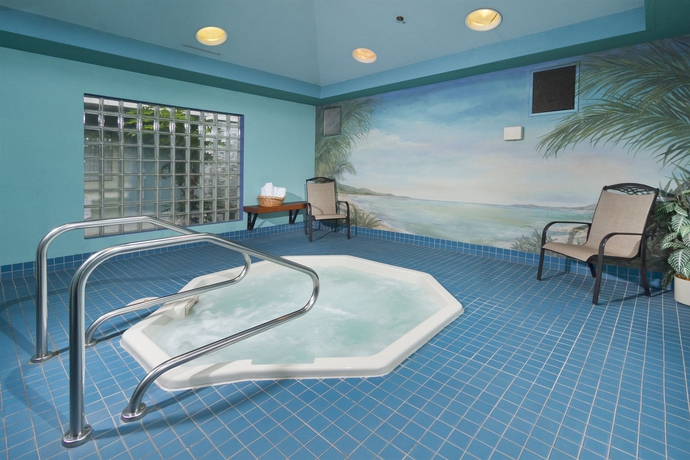 Imagen de la piscina del Hotel Accent Inns Burnaby. Foto 13