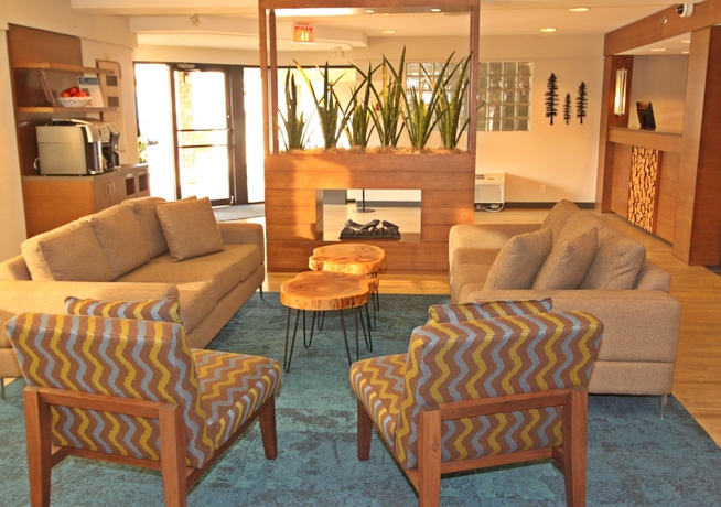 Imagen de los interiores del Hotel Accent Inns Burnaby. Foto 10