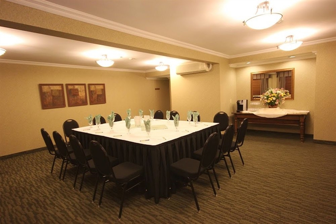 Imagen de los interiores del Hotel Accent Inns Vancouver Airport. Foto 15