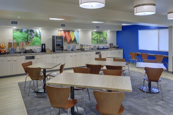 Imagen del bar/restaurante del Hotel Accent Inns Victoria. Foto 5