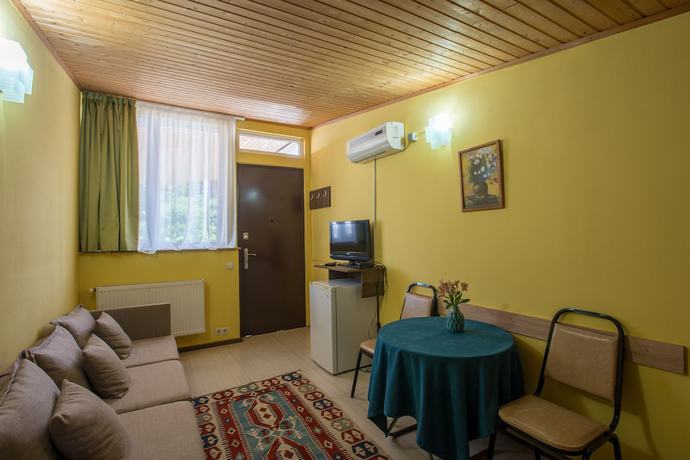 Imagen de la habitación del Hotel Accent, Tbilisi. Foto 18