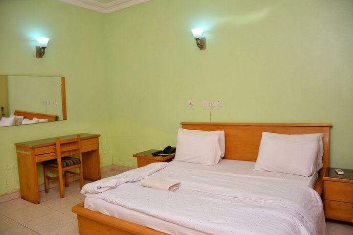 Imagen de la habitación del Hotel Access International. Foto 2