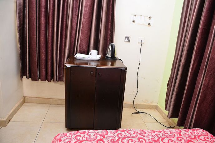 Imagen de la habitación del Hotel Access International. Foto 4