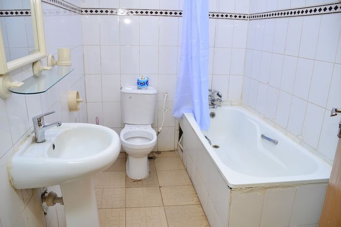 Imagen de la habitación del Hotel Access International. Foto 5