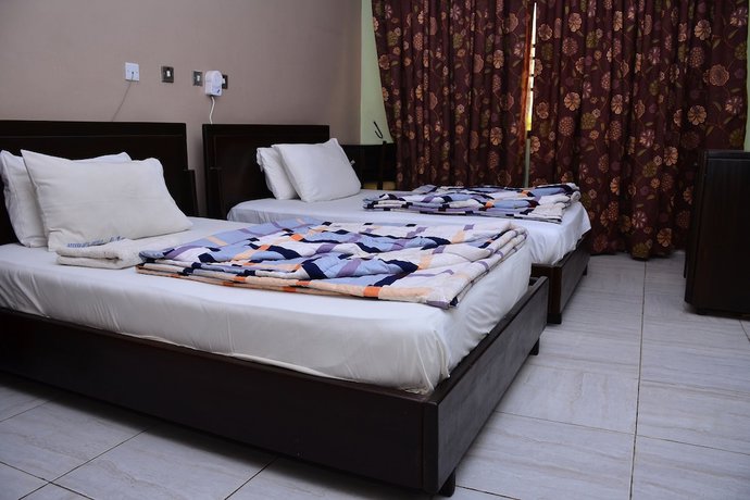 Imagen de la habitación del Hotel Access International. Foto 10