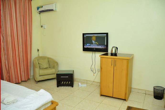 Imagen de la habitación del Hotel Access International. Foto 11