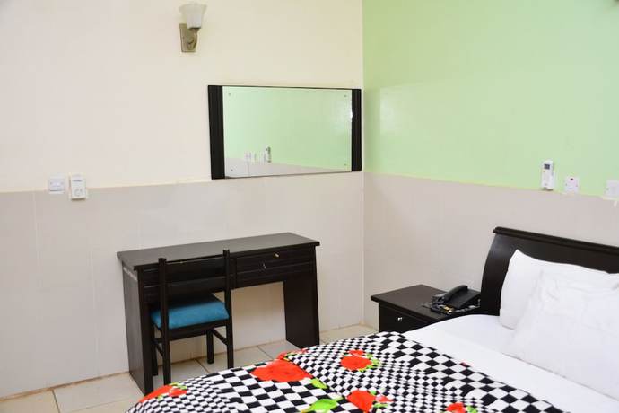 Imagen de la habitación del Hotel Access International. Foto 17