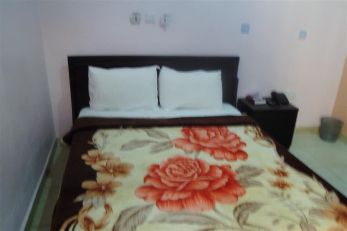 Imagen de la habitación del Hotel Access International. Foto 18