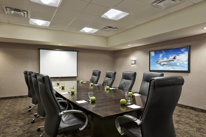 Imagen de los interiores del Hotel Acclaim By Clique. Foto 10