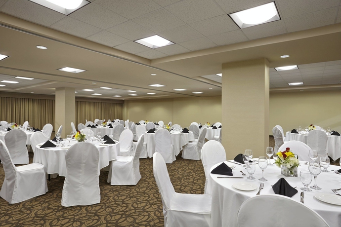 Imagen de los interiores del Hotel Acclaim By Clique. Foto 12