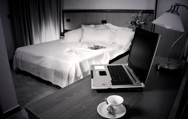 Imagen de la habitación del Hotel Accord Le Rose. Foto 8