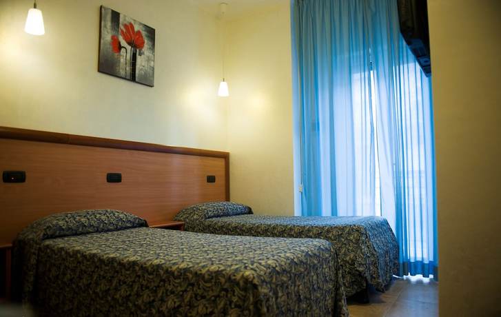 Imagen de la habitación del Hotel Accord Le Rose. Foto 13