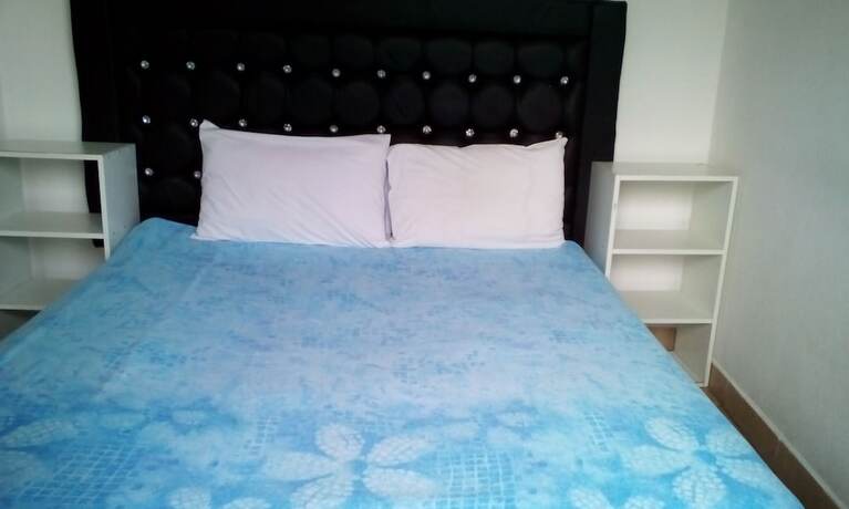 Imagen de la habitación del Hotel Accoustix Backpackers Lodge. Foto 17