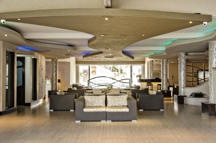 Imagen de los interiores del Hotel Accra Beach and Spa. Foto 10